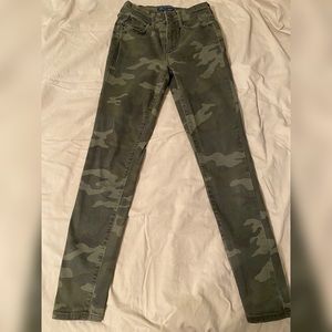 Aeropostale Highwaisted Camo Jeggings